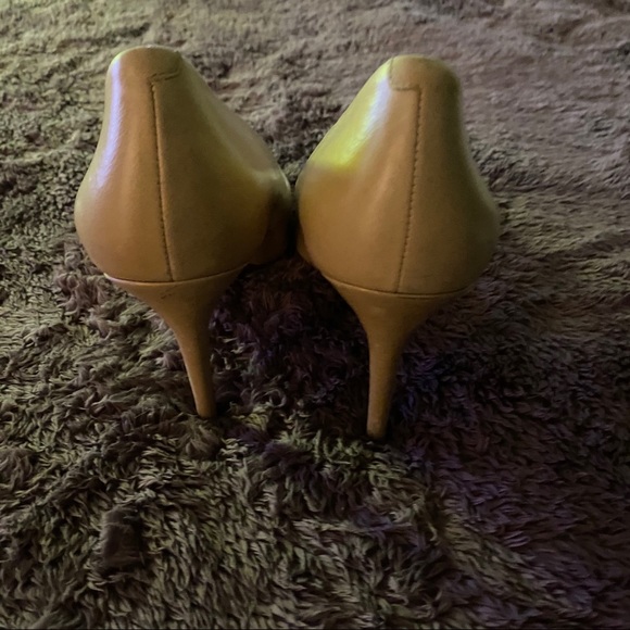 Michael Kors Leather Pumps - Picture 5 of 7